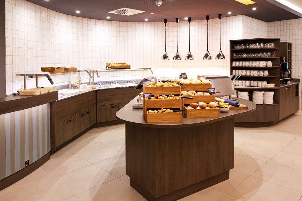 Hampton By Hilton Regensburg Hotel Екстериор снимка