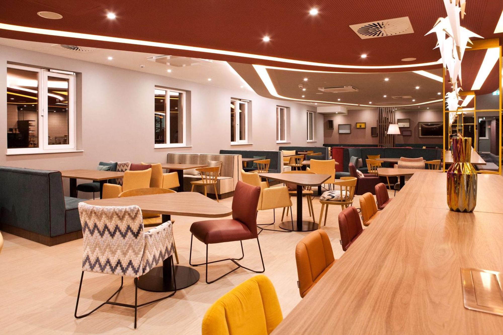 Hampton By Hilton Regensburg Hotel Екстериор снимка