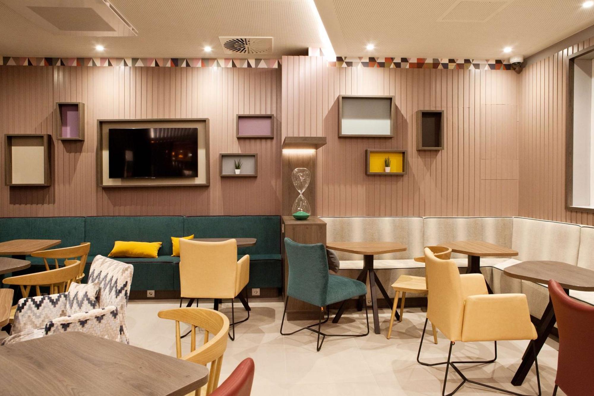Hampton By Hilton Regensburg Hotel Екстериор снимка