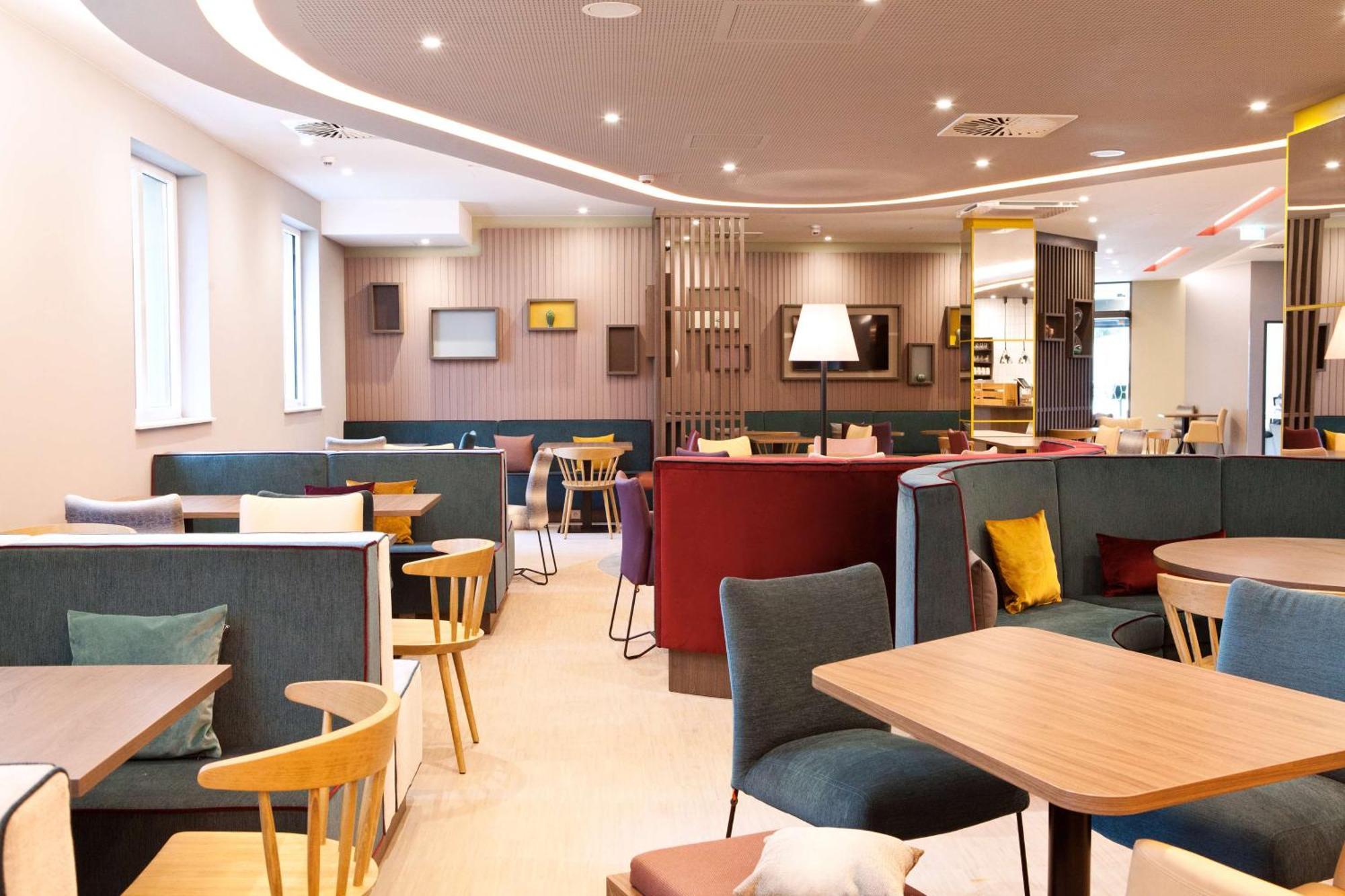 Hampton By Hilton Regensburg Hotel Екстериор снимка