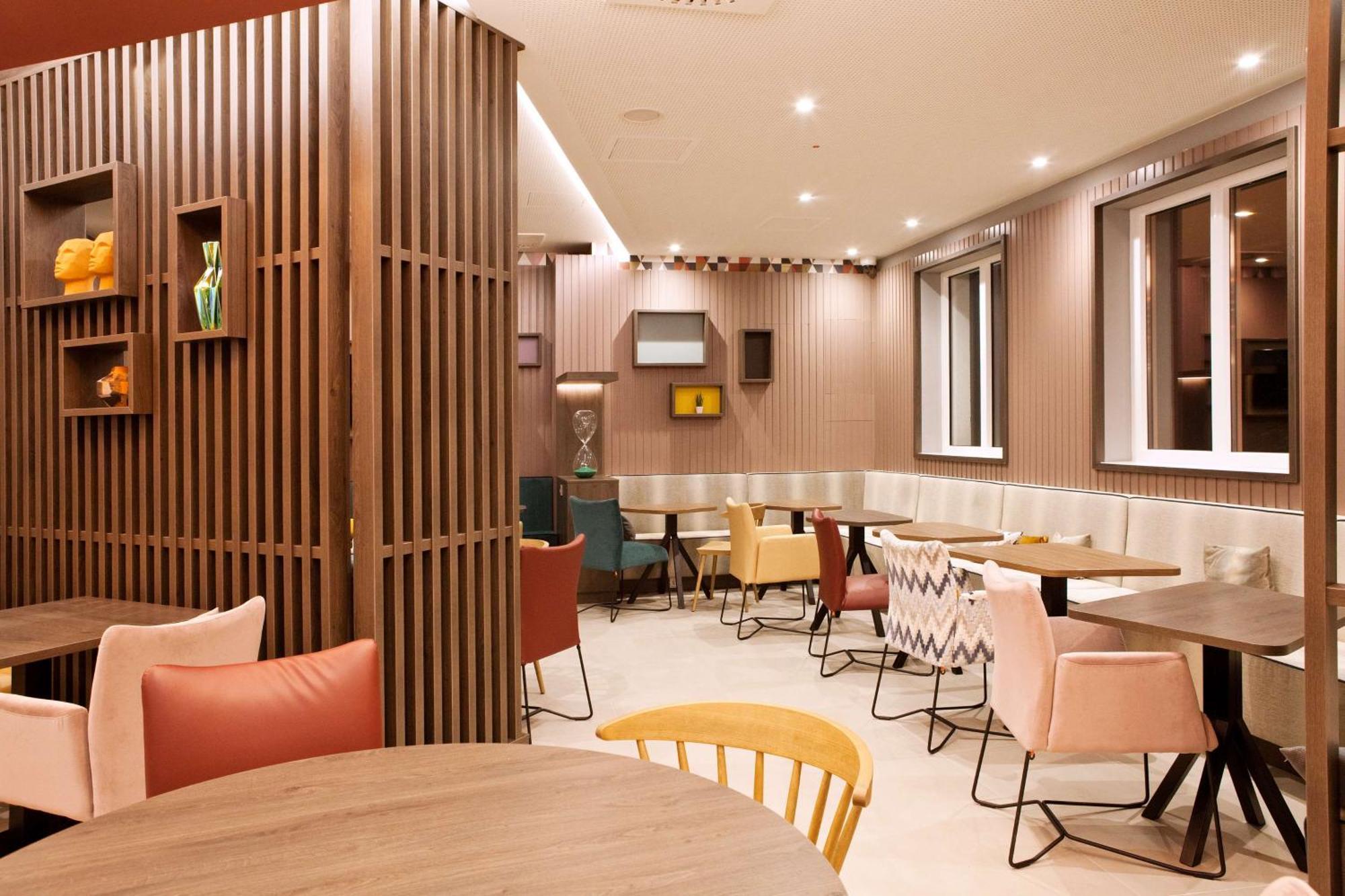 Hampton By Hilton Regensburg Hotel Екстериор снимка