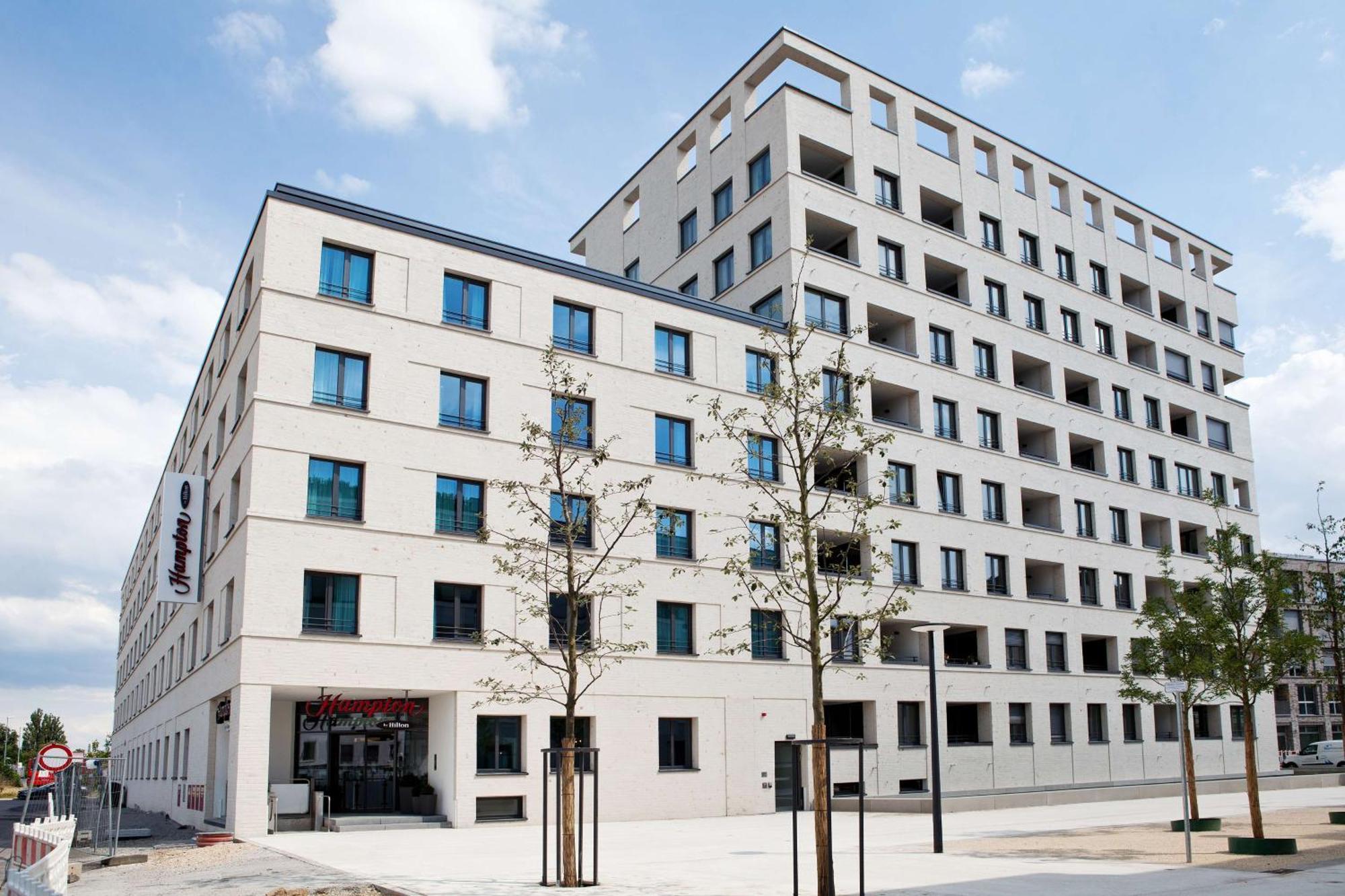 Hampton By Hilton Regensburg Hotel Екстериор снимка
